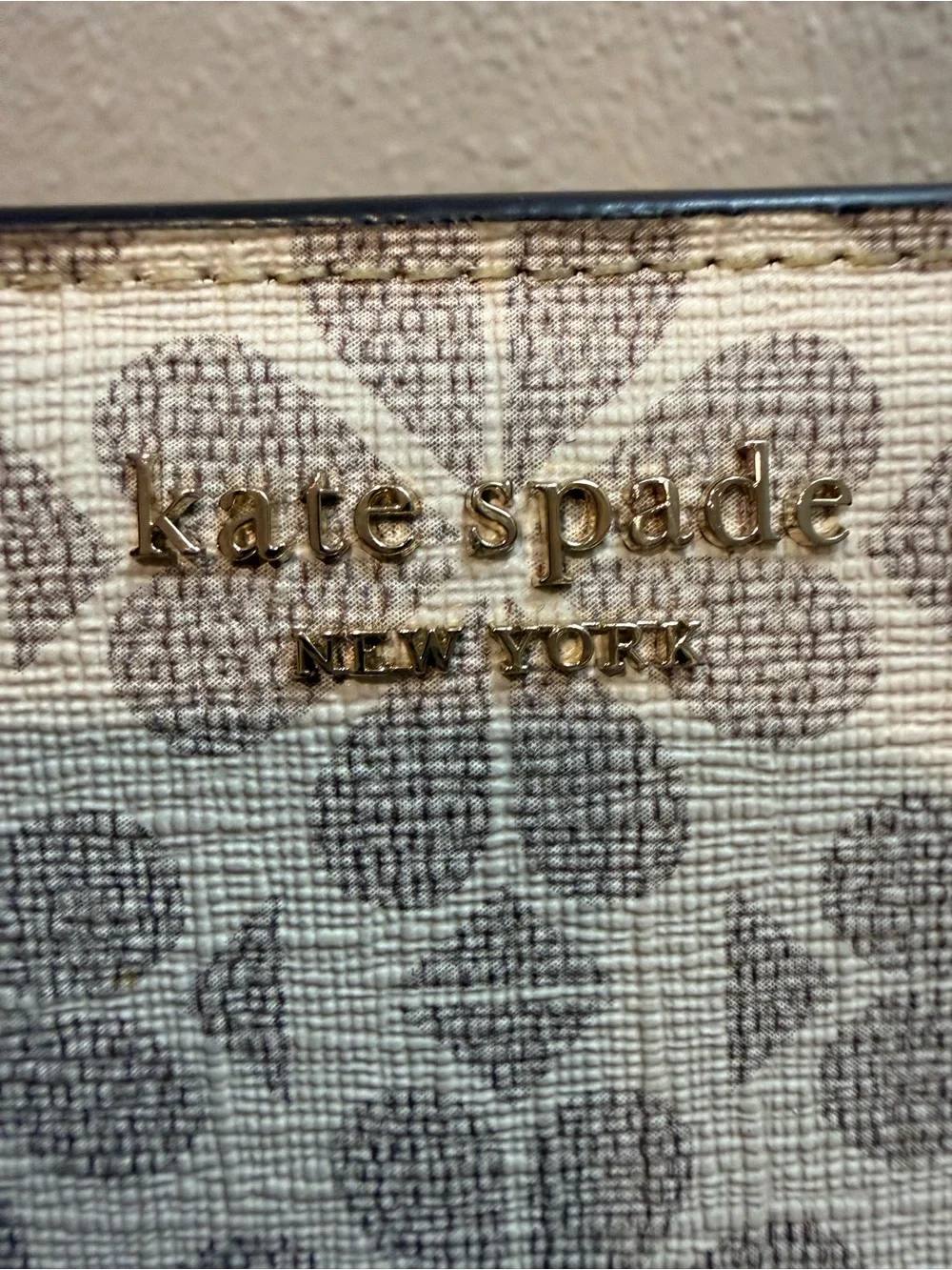 Kate Spade Floral Spade Wristlet Clutch Cream Taupe Like New
